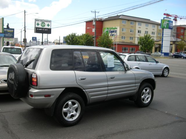 Toyota RAV4 2000 photo 2
