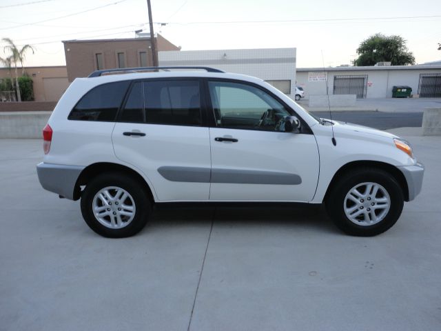 Toyota RAV4 2002 photo 2