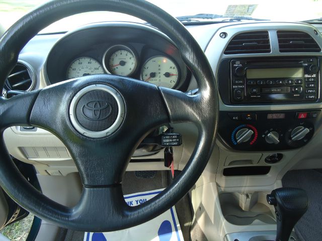 Toyota RAV4 2002 photo 18