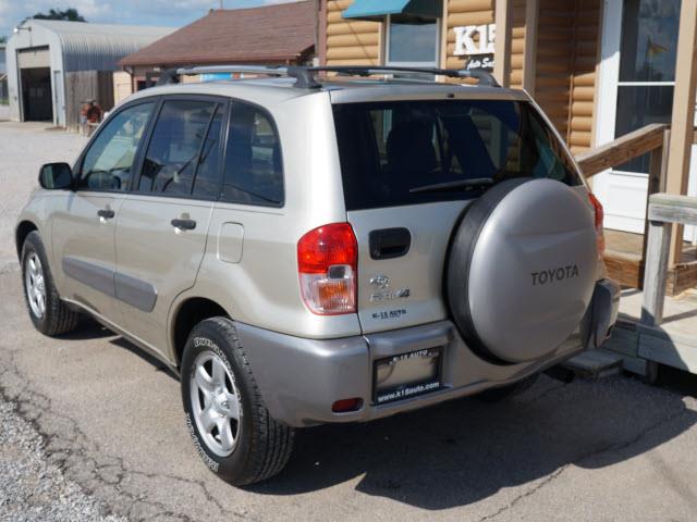 Toyota RAV4 2003 photo 4