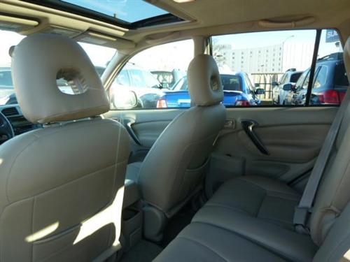 Toyota RAV4 2003 photo 2