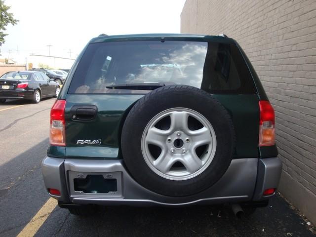 Toyota RAV4 2003 photo 2