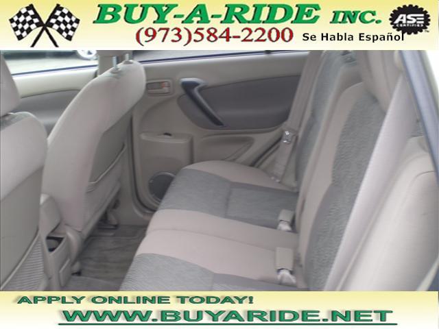 Toyota RAV4 2003 photo 2