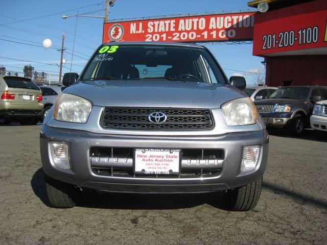 Toyota RAV4 2003 photo 2