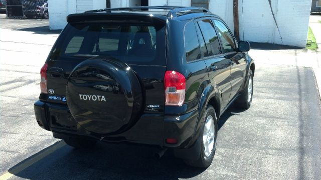 Toyota RAV4 2003 photo 2