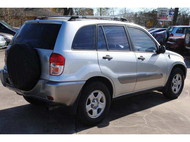 Toyota RAV4 2003 photo 2