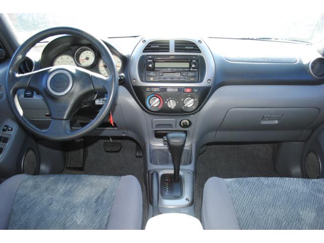 Toyota RAV4 2003 photo 3