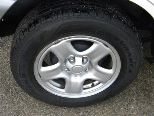 Toyota RAV4 2003 photo 2