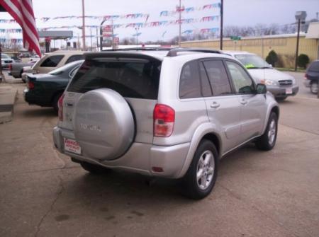Toyota RAV4 2003 photo 2