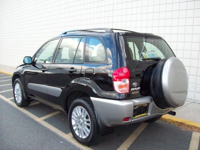 Toyota RAV4 2003 photo 2