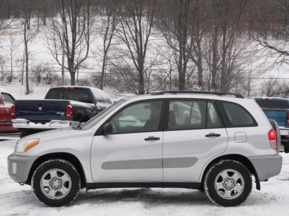 Toyota RAV4 2003 photo 2
