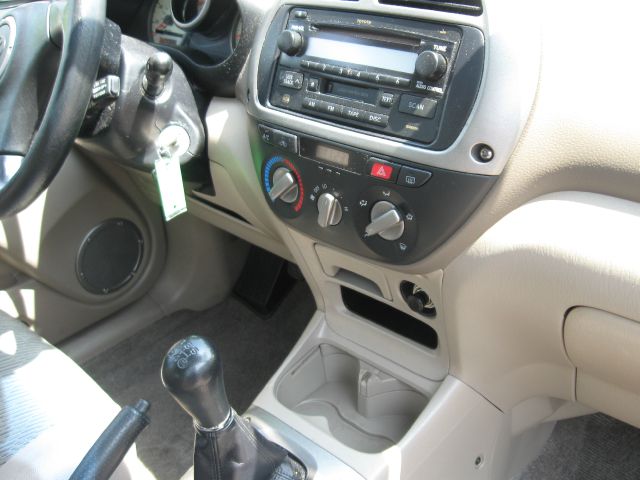 Toyota RAV4 2003 photo 13