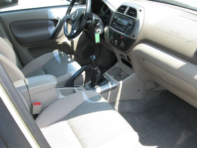 Toyota RAV4 2003 photo 3