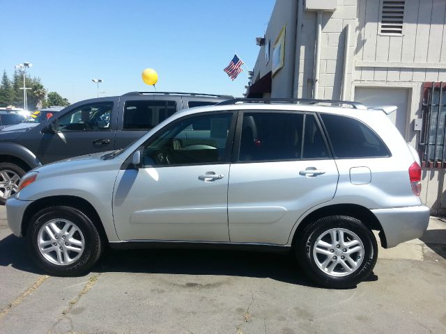 Toyota RAV4 2003 photo 2