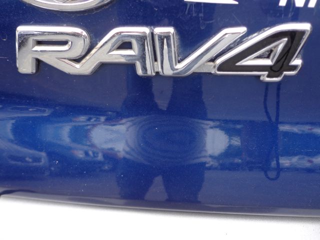 Toyota RAV4 4wd SUV