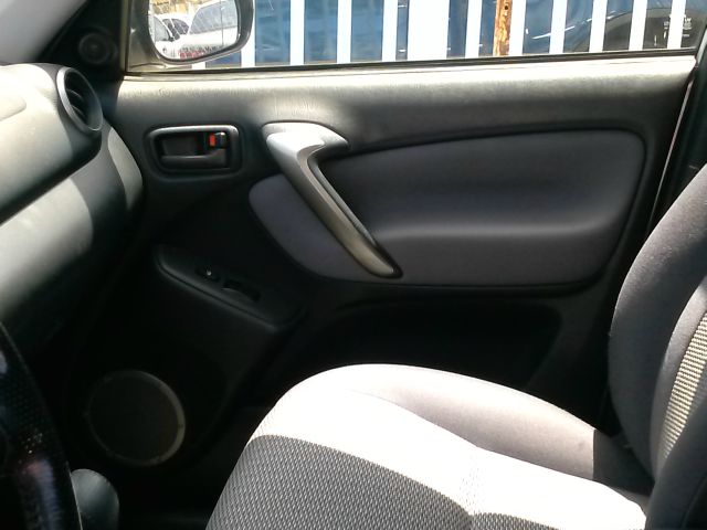 Toyota RAV4 2004 photo 3