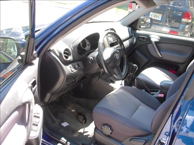 Toyota RAV4 2004 photo 4