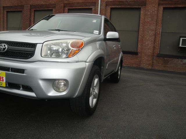 Toyota RAV4 2004 photo 3