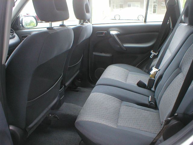 Toyota RAV4 2004 photo 3