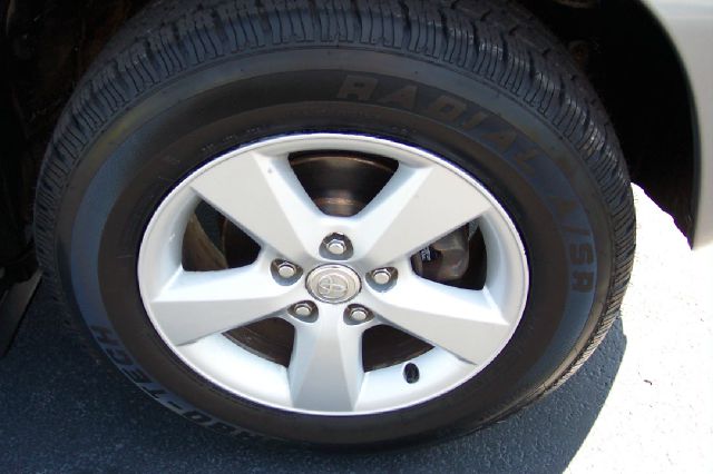 Toyota RAV4 2005 photo 1