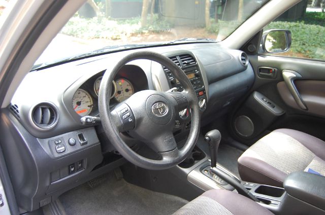 Toyota RAV4 2005 photo 2