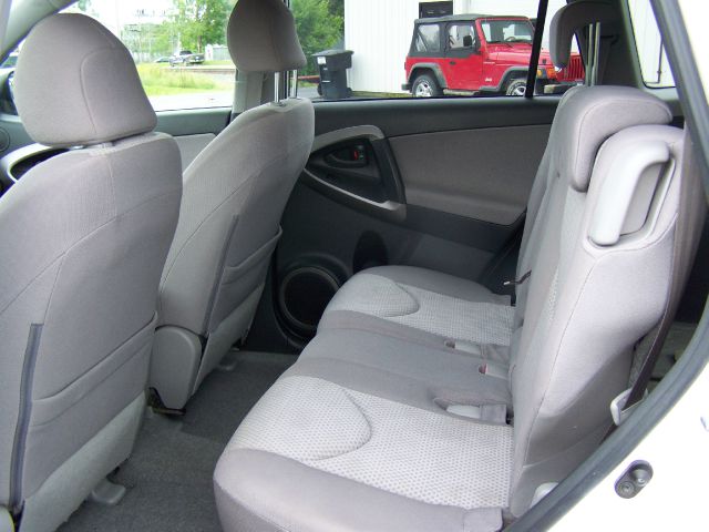 Toyota RAV4 SLT Bighorn SUV