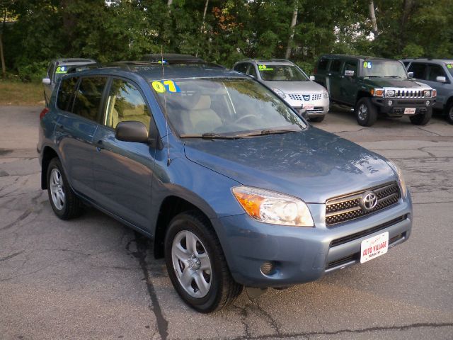 Toyota RAV4 ES LX SUV