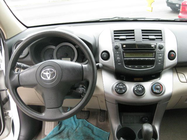 Toyota RAV4 2007 photo 10
