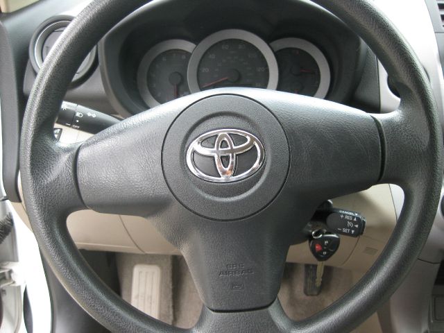 Toyota RAV4 2007 photo 9