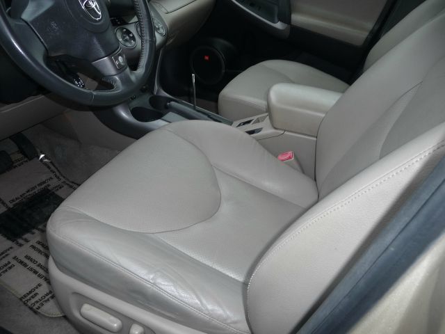 Toyota RAV4 BK Black SUV