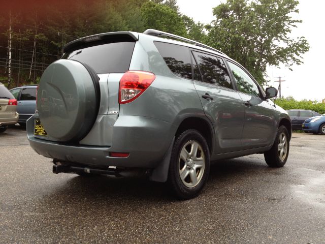 Toyota RAV4 ES LX SUV