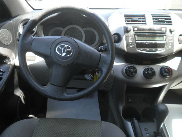 Toyota RAV4 2008 photo 3