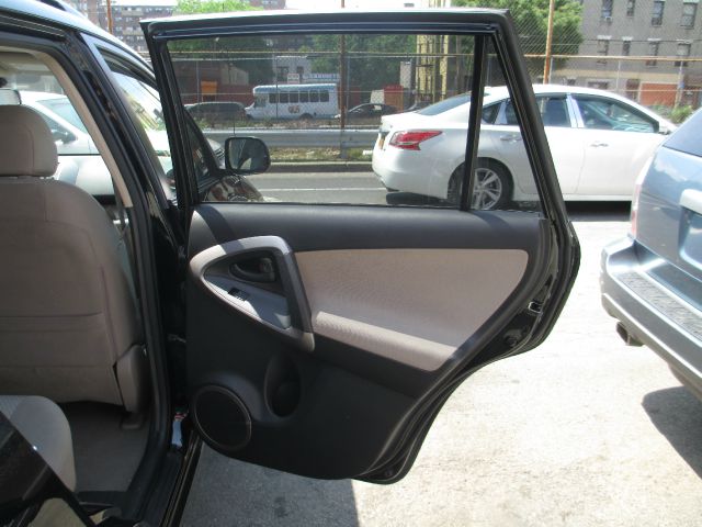 Toyota RAV4 2008 photo 13