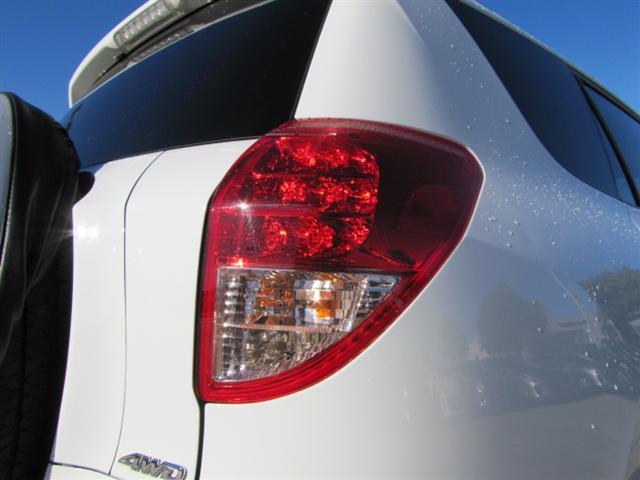 Toyota RAV4 2008 photo 3