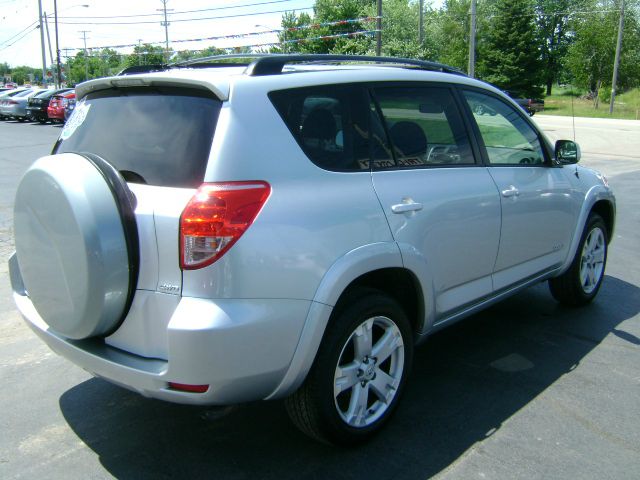 Toyota RAV4 SE V-6 SUV