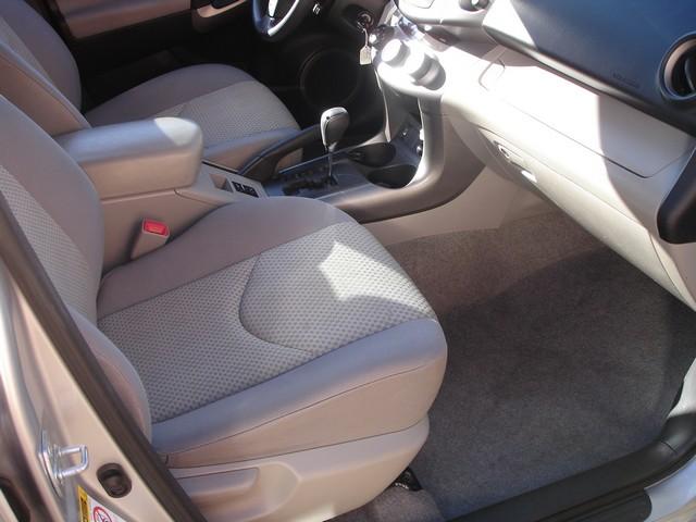 Toyota RAV4 2008 photo 2