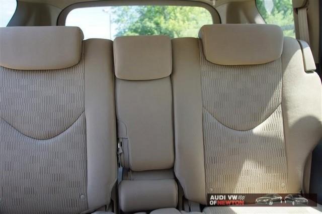 Toyota RAV4 2009 photo 18