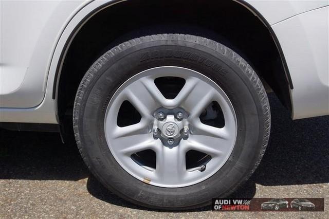 Toyota RAV4 2009 photo 29