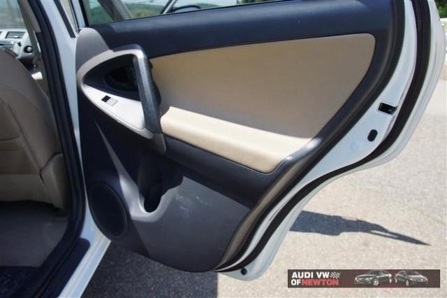 Toyota RAV4 2009 photo 34