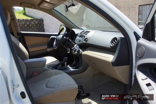 Toyota RAV4 2009 photo 9