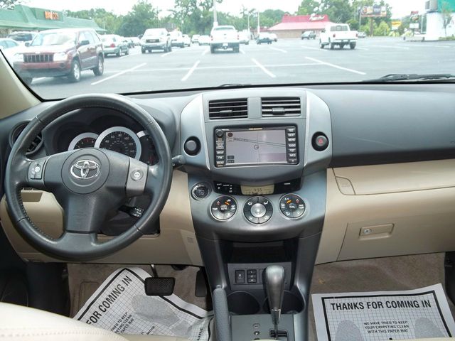 Toyota RAV4 Base, AWD, Loaded, Clean SUV