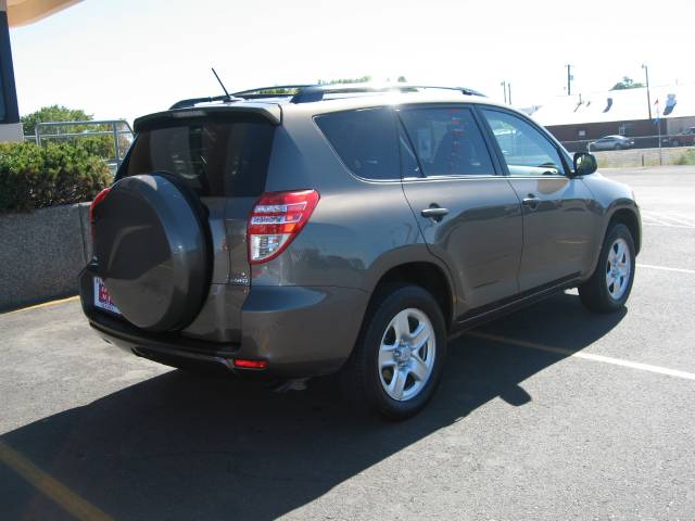 Toyota RAV4 2010 photo 3