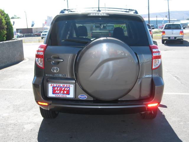 Toyota RAV4 2010 photo 4