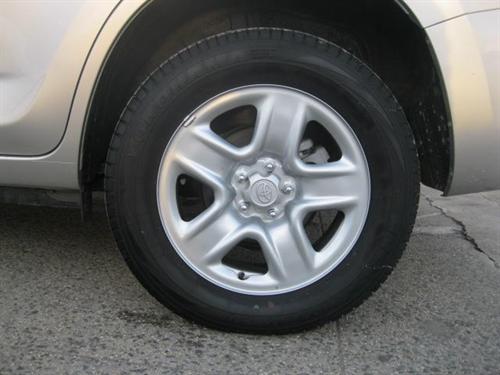 Toyota RAV4 2010 photo 5