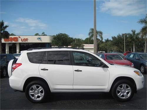 Toyota RAV4 2010 photo 1