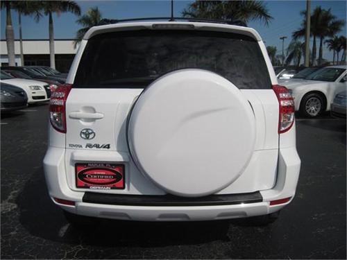 Toyota RAV4 2010 photo 3