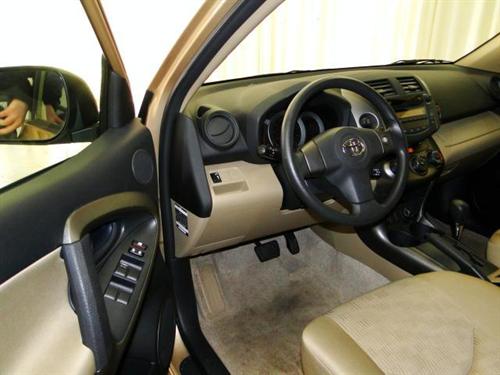 Toyota RAV4 2010 photo 4