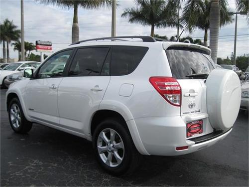 Toyota RAV4 2010 photo 1