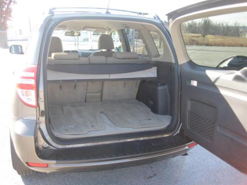Toyota RAV4 2010 photo 3