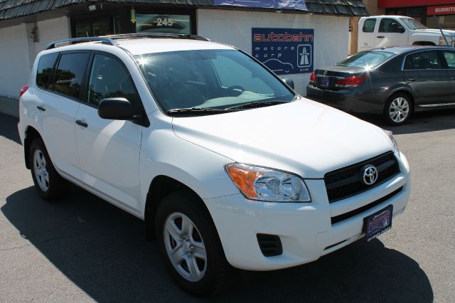 Toyota RAV4 2010 photo 4